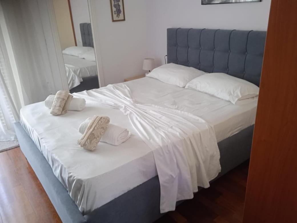 Vila N Dervishi Vlore Luaran gambar
